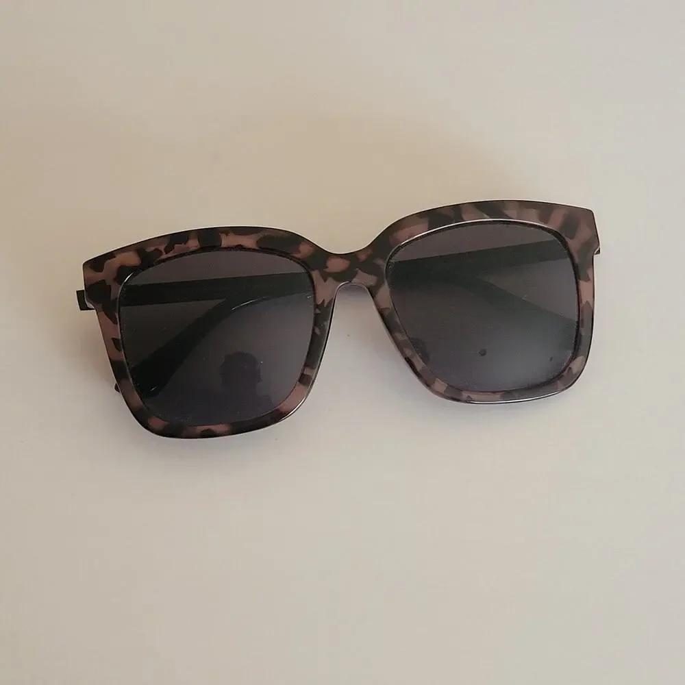 DIFF Eyewear Hailey Tortoise Sunglasses Oversized Square DE01-0255 54-19-145